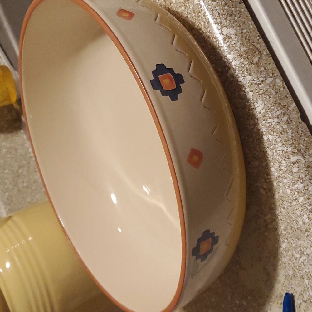 Large‎ bowl